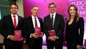 CONAMP prestigia lançamento de livro sobre participação feminina escrito apenas por mulheres 